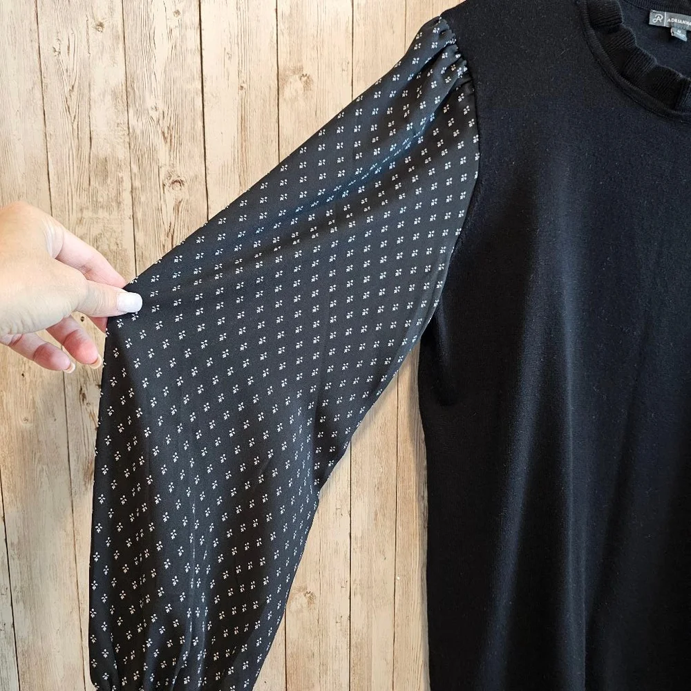 Women's Adrianna Papell Black &‎ White Sweater Size M